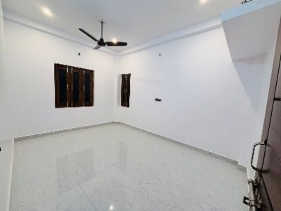 2 BHK Flat photo 2