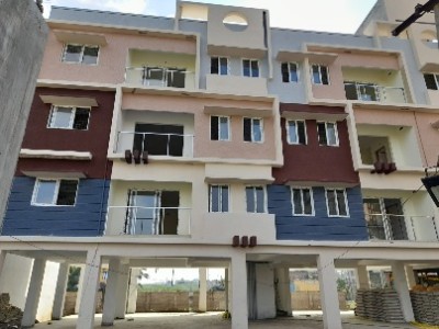 2 BHK Flat photo 2